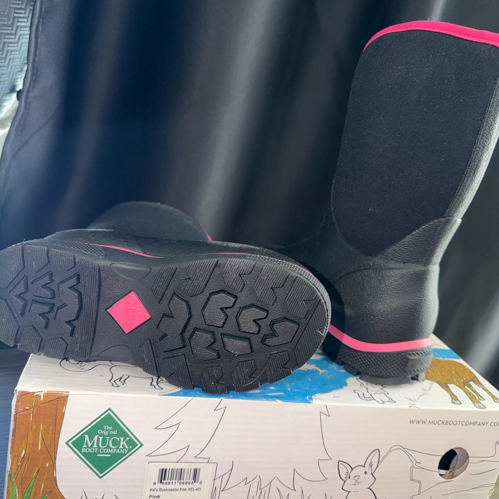 Girl’s Muck Boots